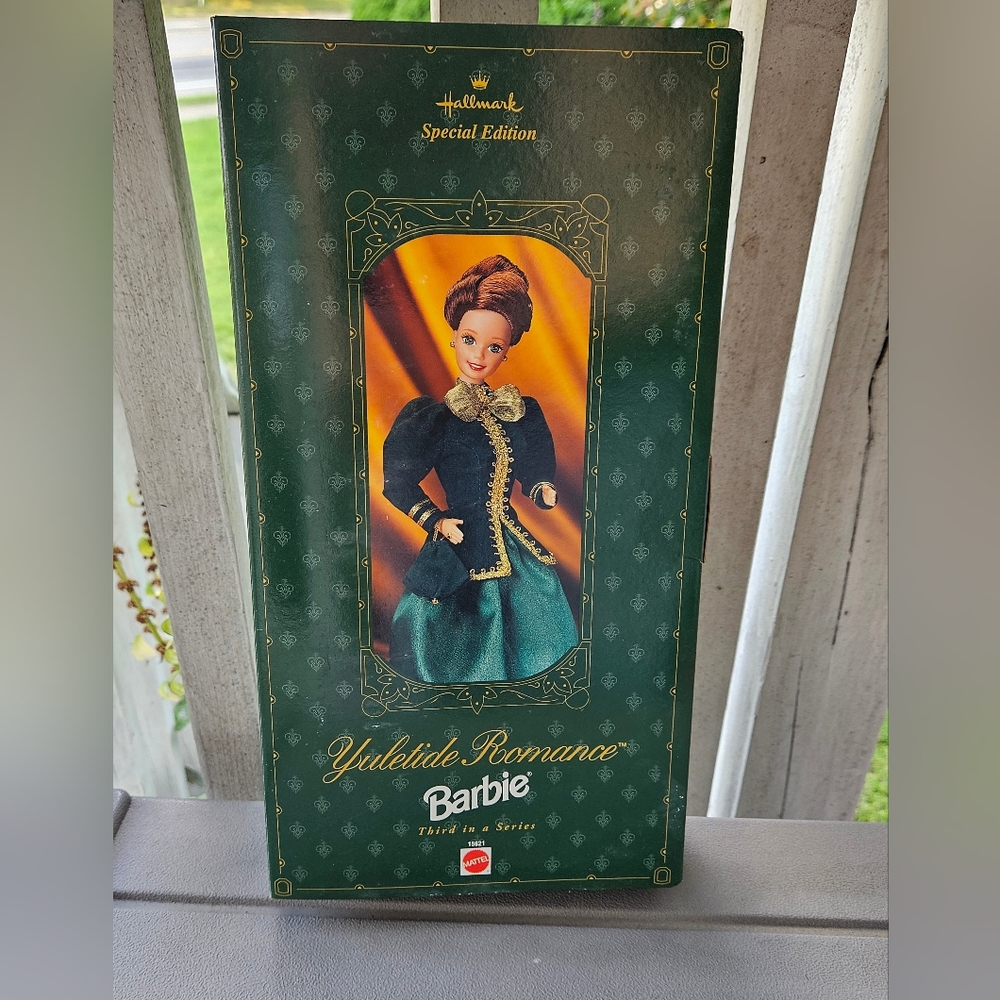 Vintage Hallmark Yuletide Romance Barbie. 1996. New.